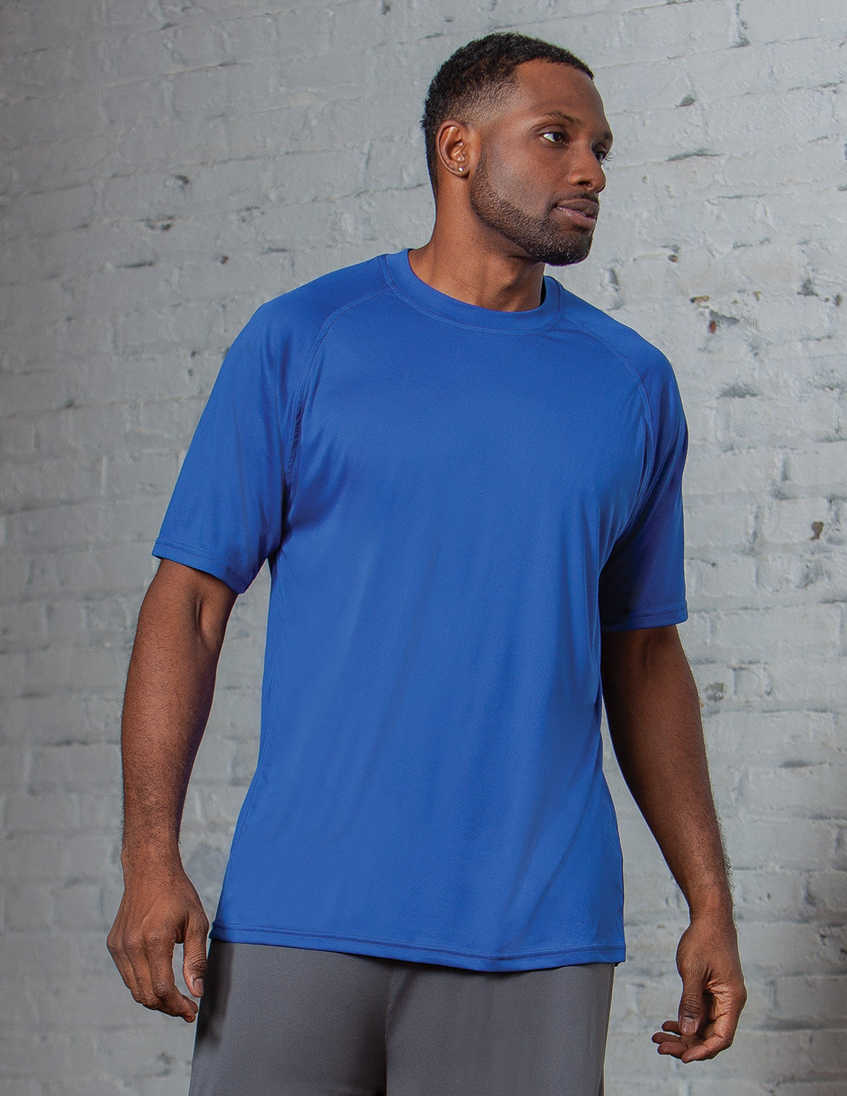 #D106 / Victory Men's Crew Neck Tee